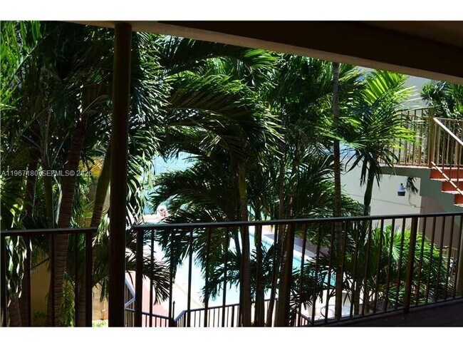 Foto del edificio - 7945 East Dr