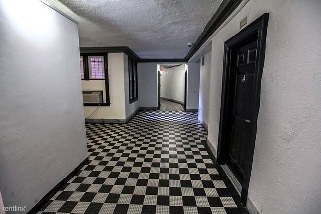 Building Photo - 1460 Irving St NW