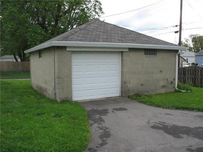 Building Photo - 2 bedroom in Speedway IN 46224