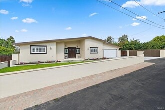 Building Photo - 14501 Greenwood Ln