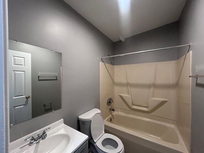 Foto del edificio - Baltimore - 2 bedrooms and 1 bath Available!