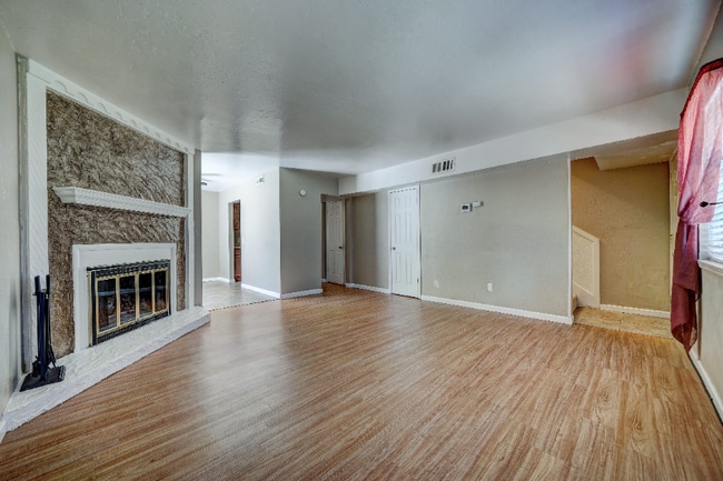 Building Photo - 6056 Northwest Expy