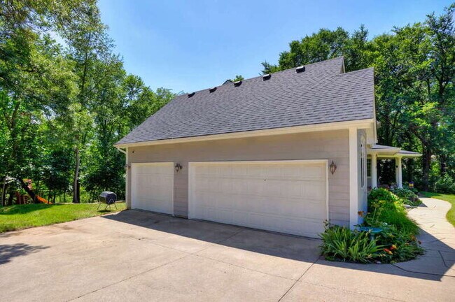 Building Photo - 2348 NW 75th Ave