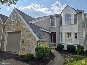 Building Photo - 204 Eagle Ln