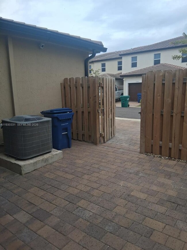 Building Photo - 26450 SW 148th Ct