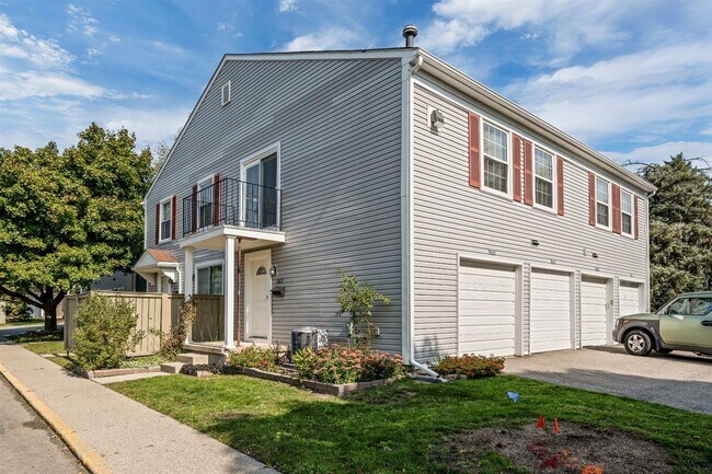 Building Photo - 2728 Glenbridge Ct