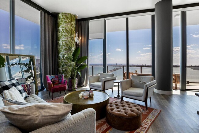 Foto del edificio - 480 NE 31st St