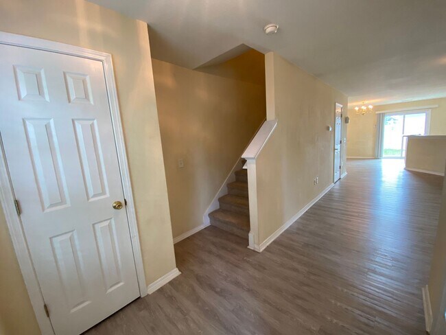 Foto del edificio - 2 bedroom 2.5 bath in Godley Park