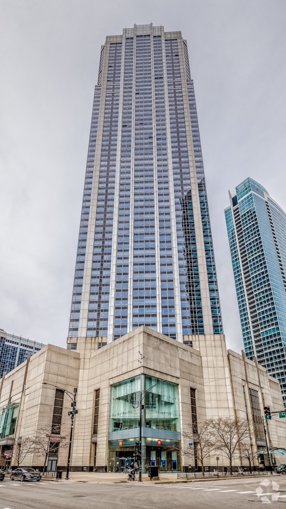Building Photo - 512 N McClurg Ct