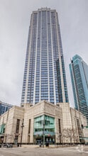 Building Photo - 512 N McClurg Ct