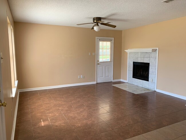 Building Photo - 2257 Goldbrier Ln