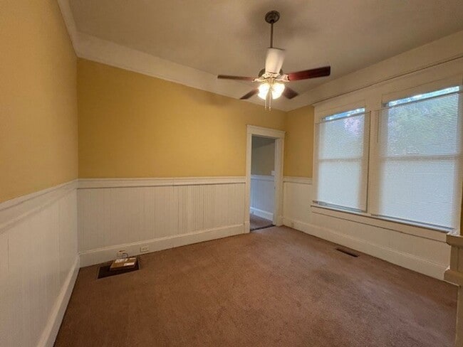 Building Photo - 946 Magnolia St