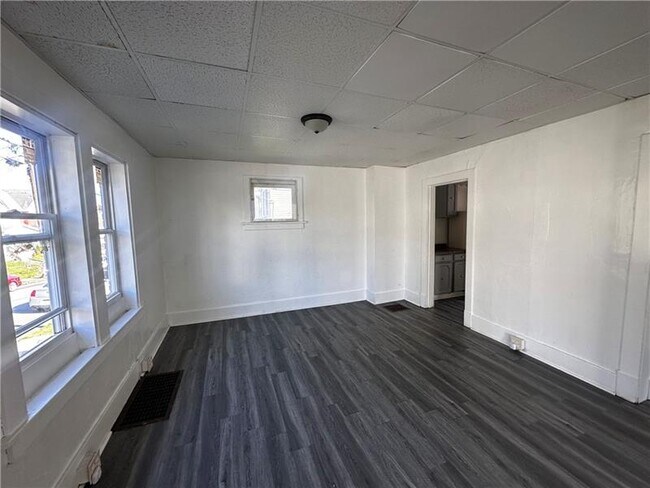 Foto del edificio - 410 Hallam Ave