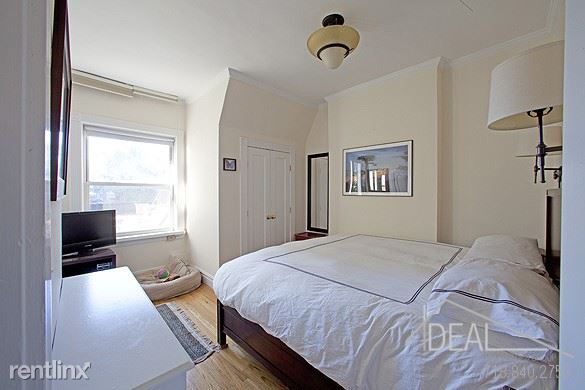 Foto del edificio - 47 Montgomery Pl