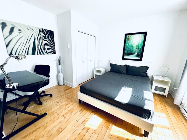 Photo du bâtiment - 4850 Rue Sainte-Catherine E