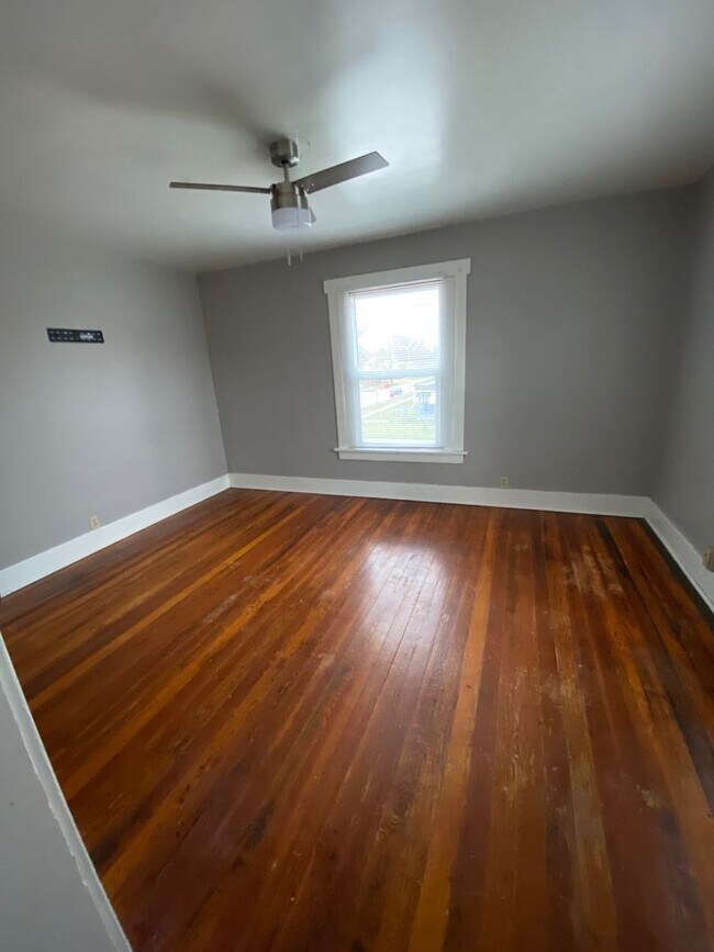 Foto del edificio - 301 W Eureka St