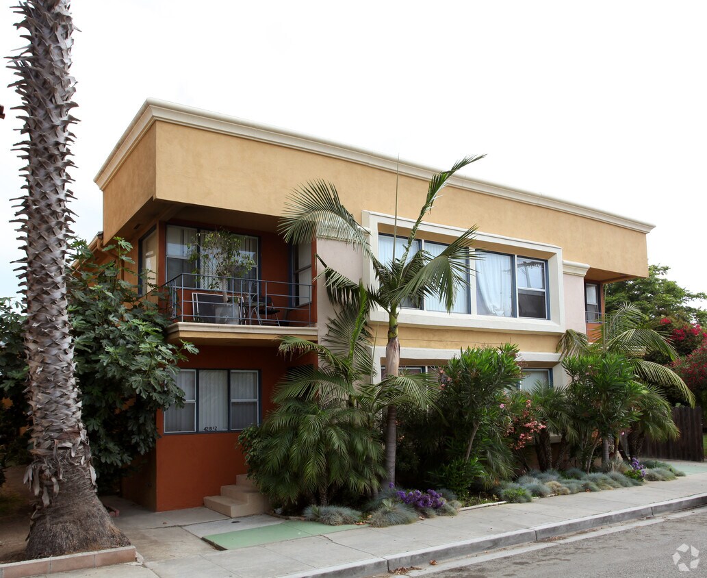 Foto principal - 4219 E 4th St