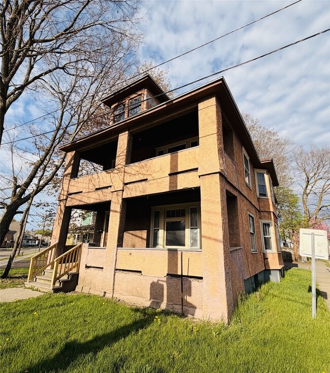 Building Photo - 528 Chenango St