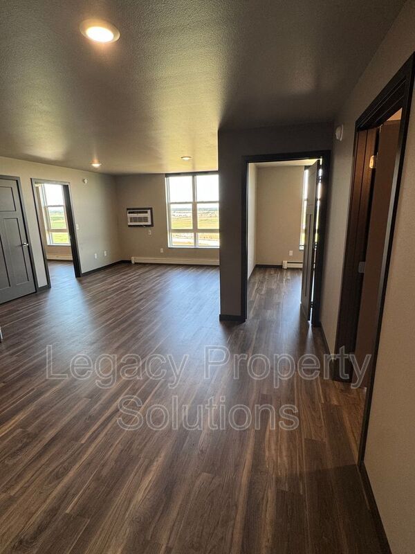 Foto del edificio - 220 E Greenfield Ln