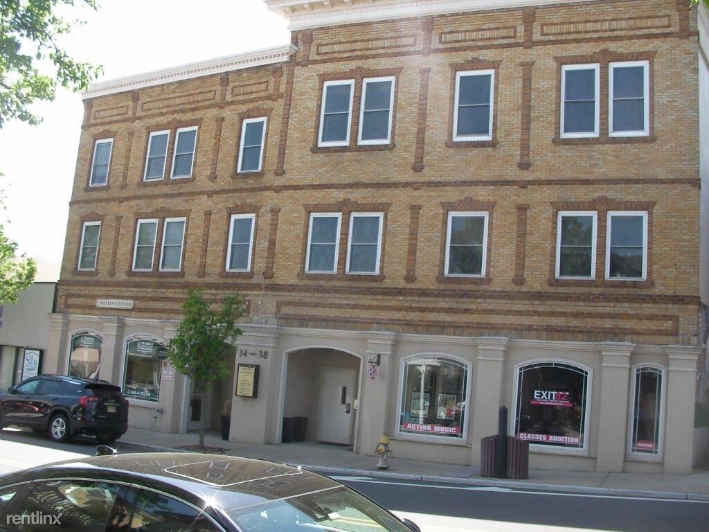 34 Main St, Toms River, NJ 08753 Room for Rent in Toms River, NJ