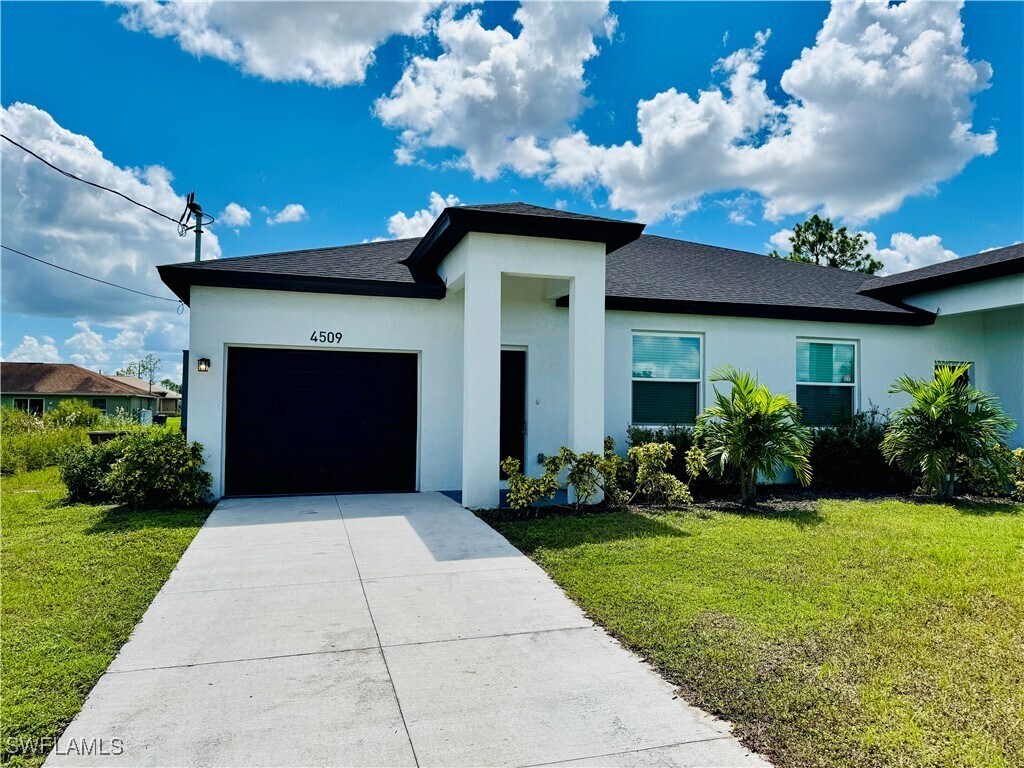 Foto principal - 4509 21st St SW