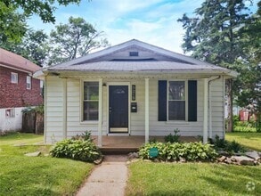 Building Photo - 5215 Dewey Ave