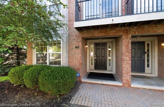 Foto del edificio - 22089 Parkview Dr