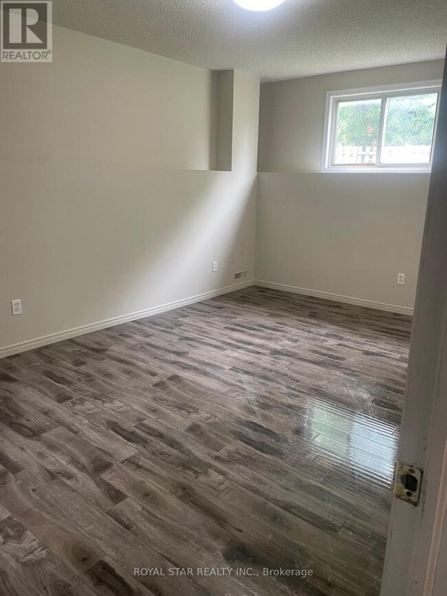 Building Photo - 246 Thurman Cir
