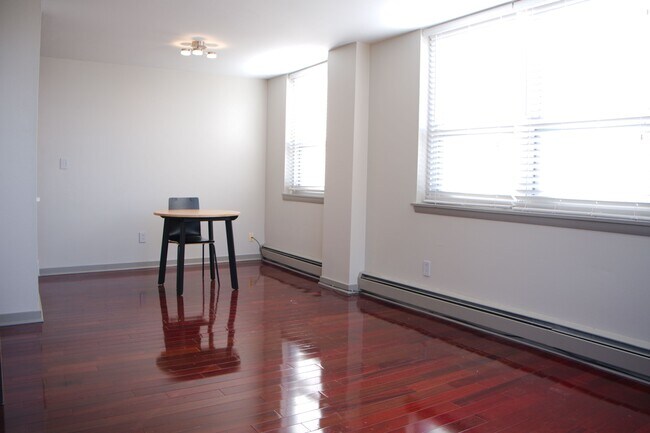 Foto del edificio - 1707 N Prospect Ave