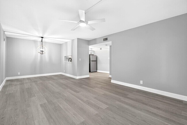 Foto del edificio - 6495 Chasewood Dr