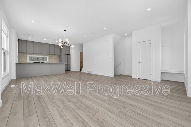 Building Photo - 13516-13115 115 Ave NW