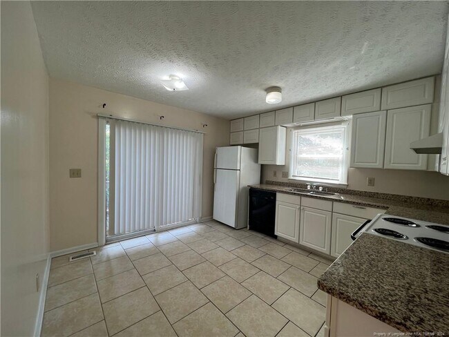 Building Photo - 912 Emory Ct
