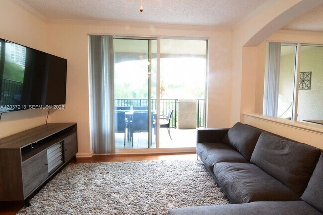 Foto del edificio - 17150 N Bay Rd