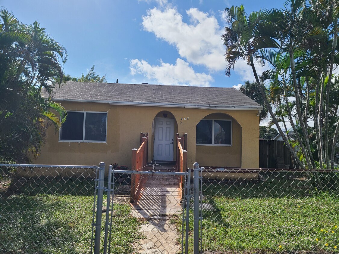 646 57th St West Palm Beach FL 33407 House Rental In West Palm 646-57th-st-west-palm-beach-fl-33407-house-rental-in-west-palm