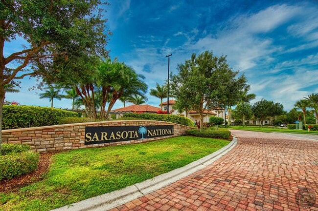 Foto del edificio - Annual Unfurnished 2 Bedroom 2 Bathroom First Floor Condo with 1 Car Garage in Sarasota National!