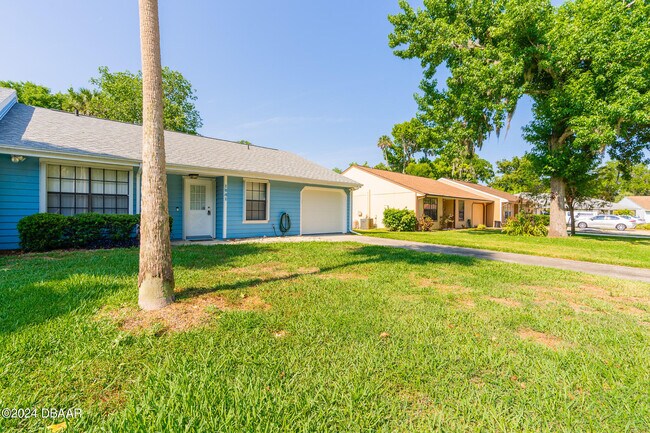 Foto del edificio - 1041 Oak Forest Cir