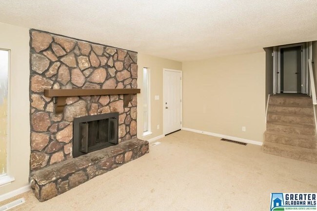 Building Photo - 2121 Old Springville Rd