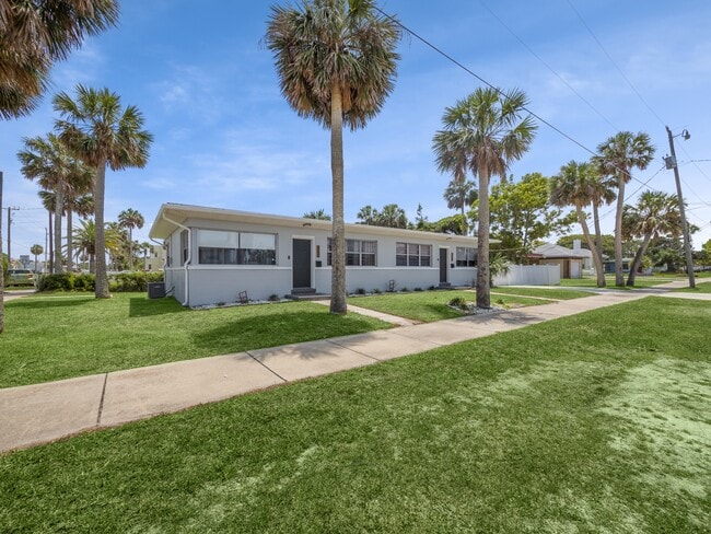 Building Photo - 360 Pelican Ave