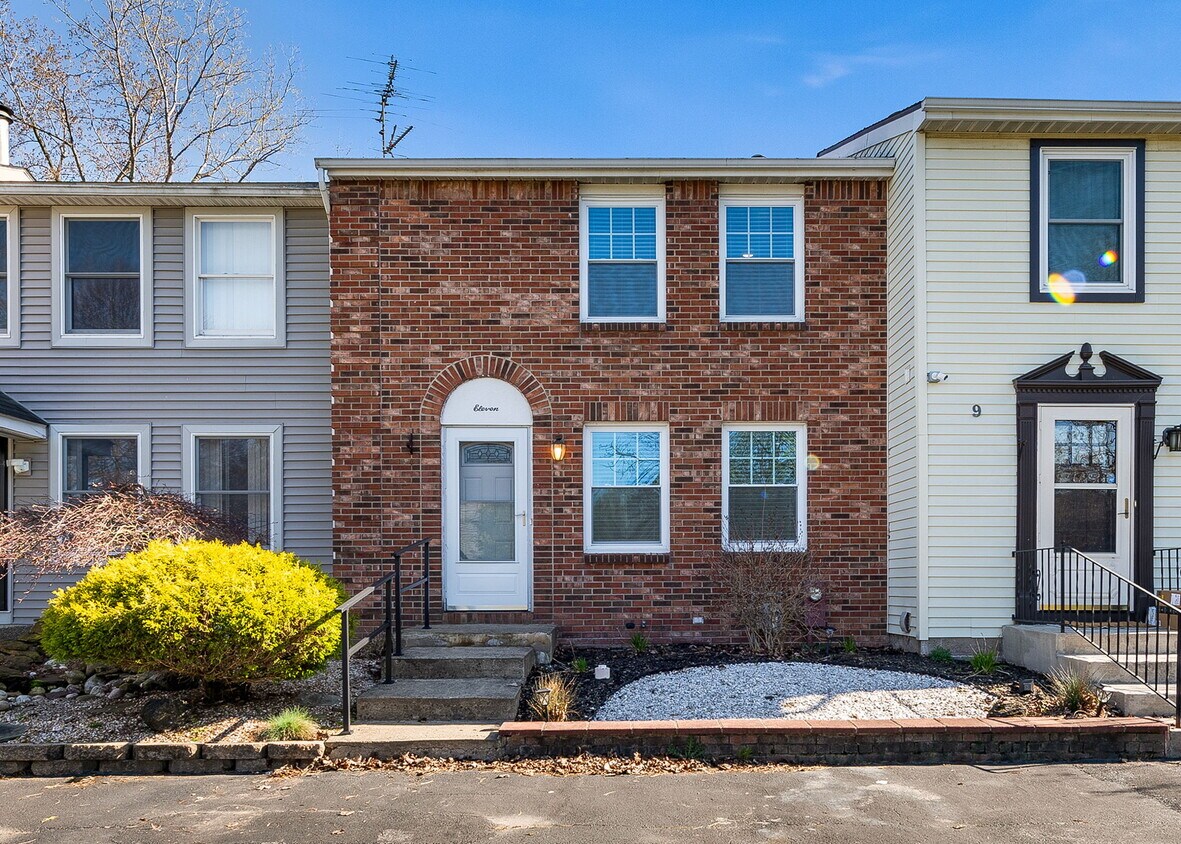 11 Apollo Dr, Buffalo, NY 14228 House Rental in Buffalo, NY