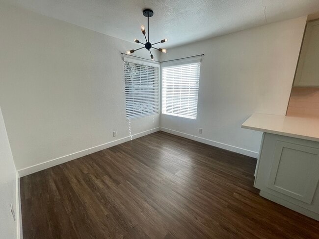 Building Photo - To schedule a viewing, call Wally Fellman ...