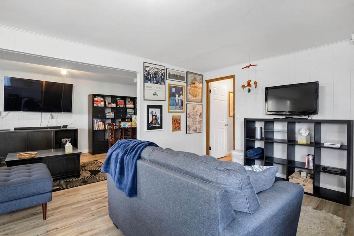 Foto principal - 9813 62nd Ave S