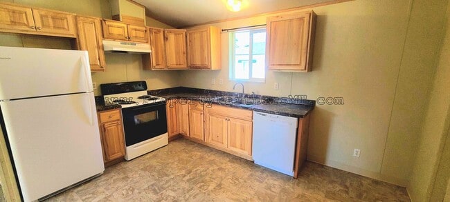 Foto del edificio - 3 Bed 2 Bath Modular house. *** $2000 Rent...