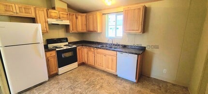 Building Photo - 102 Sunlight Ave