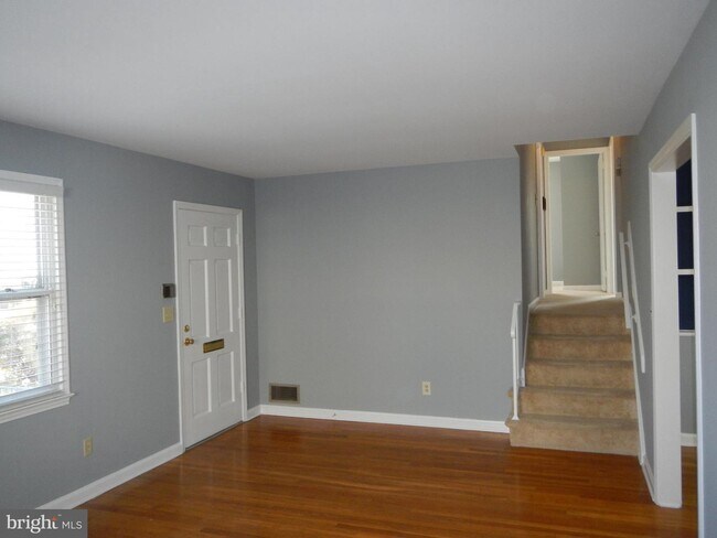 Foto del edificio - 3802 Denfeld Ave