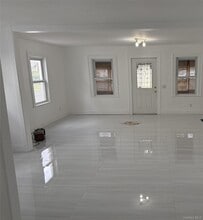 Building Photo - 309 Franklin Ave