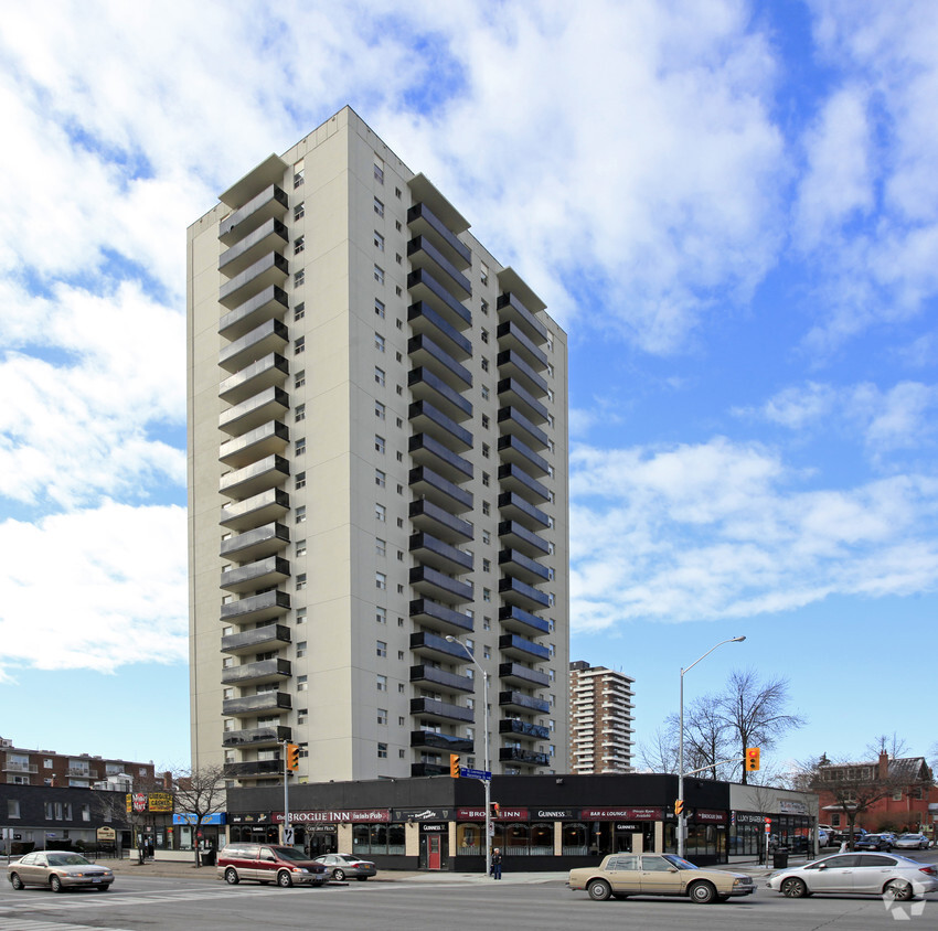 Primary Photo - Harbourview Apartments