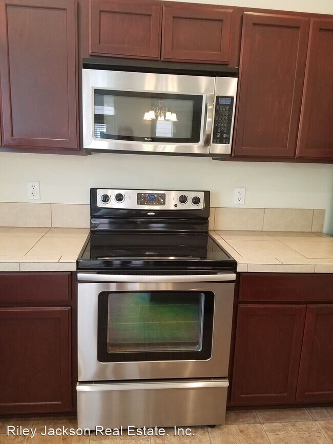 Foto del edificio - 3 br, 2.5 bath House - 9144 Periwinkle Lp NE