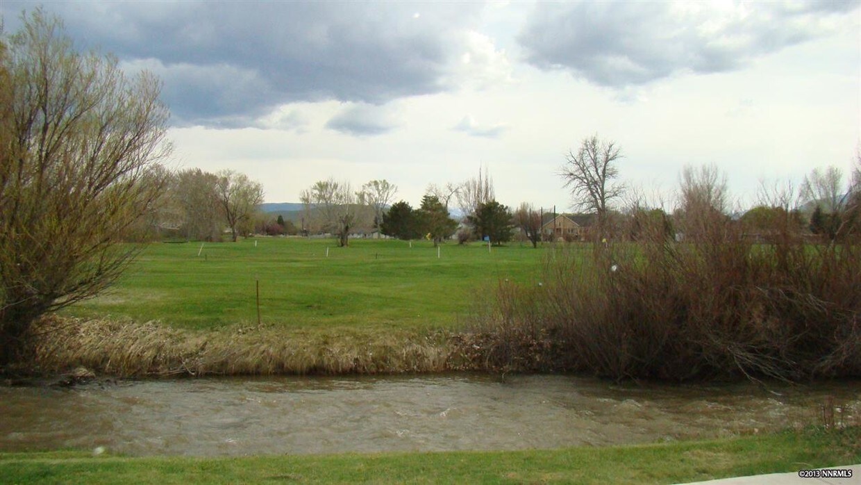 Building Photo - 1041 Riverview Dr