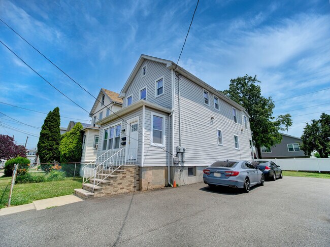 Building Photo - 123 Irene St