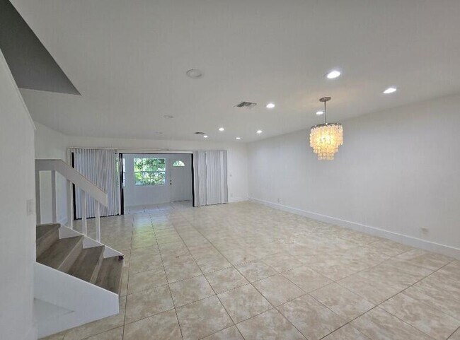 Foto del edificio - 2579 Bessie St